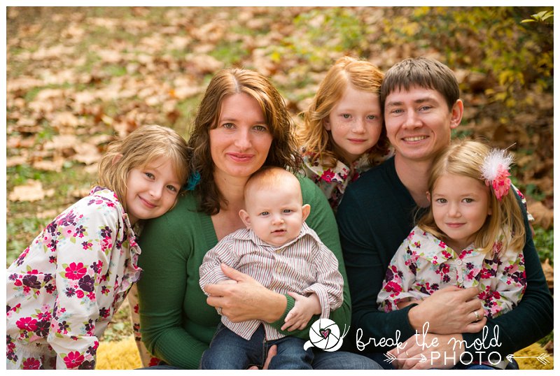 fall-family-couple-kid-photos-autumn-leaves-football-mini-sessions-discount-knoxville-tn_0626.jpg