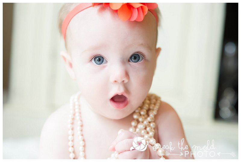 6-month-milestone-little-baby-girl-pearl-teddy-bear-quilt-outdoor-photos_0703.jpg
