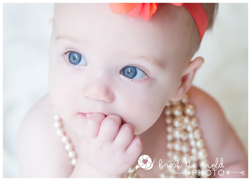 6-month-milestone-little-baby-girl-pearl-teddy-bear-quilt-outdoor-photos_0706.jpg