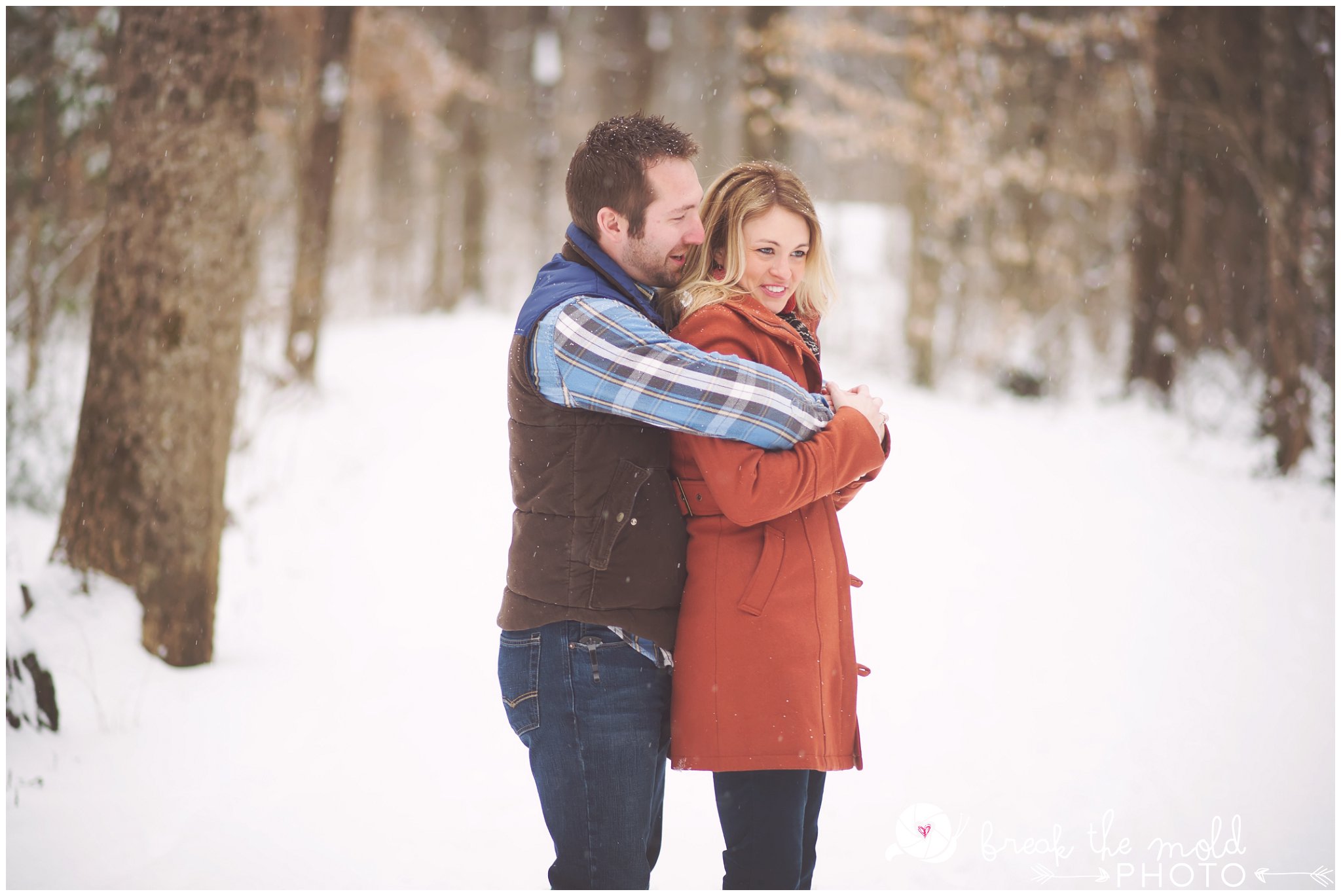 break-the-mold-photo-snowy-day-engagement-photos-knoxville-tn-tennessee-snow-day-pictures-winter-outdoor-unique-family_1495.jpg