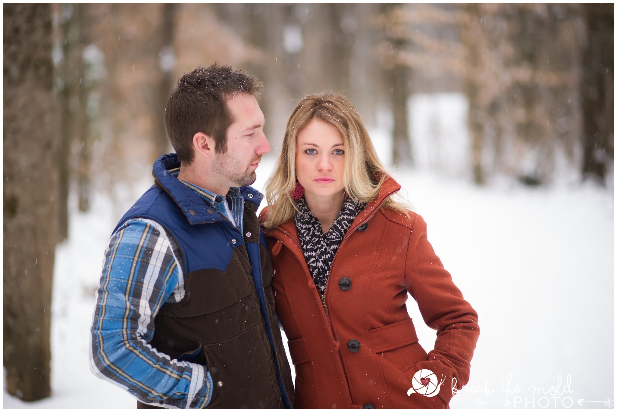 break-the-mold-photo-snowy-day-engagement-photos-knoxville-tn-tennessee-snow-day-pictures-winter-outdoor-unique-family_1501.jpg