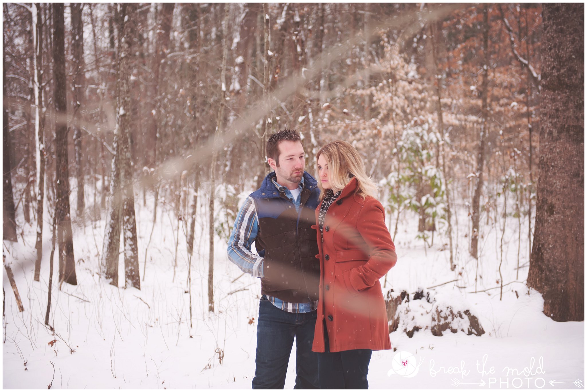 break-the-mold-photo-snowy-day-engagement-photos-knoxville-tn-tennessee-snow-day-pictures-winter-outdoor-unique-family_1503.jpg