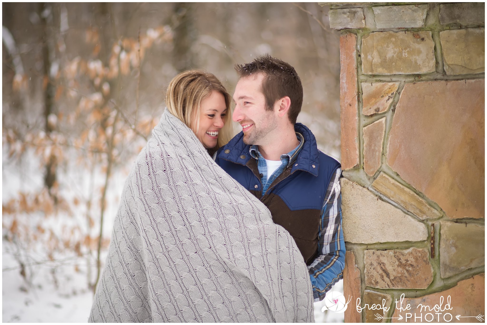 break-the-mold-photo-snowy-day-engagement-photos-knoxville-tn-tennessee-snow-day-pictures-winter-outdoor-unique-family_1506.jpg