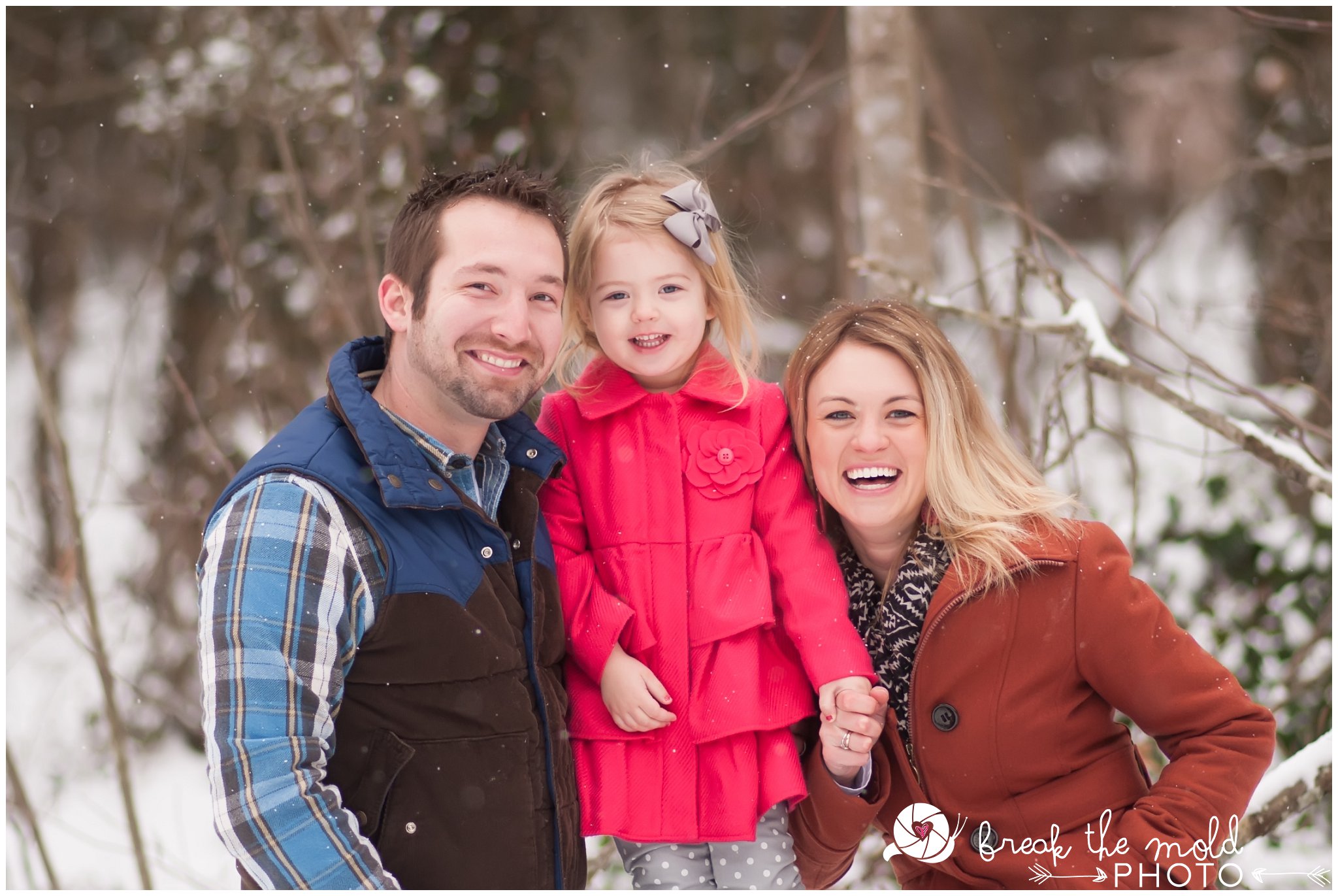 break-the-mold-photo-snowy-day-engagement-photos-knoxville-tn-tennessee-snow-day-pictures-winter-outdoor-unique-family_1509.jpg