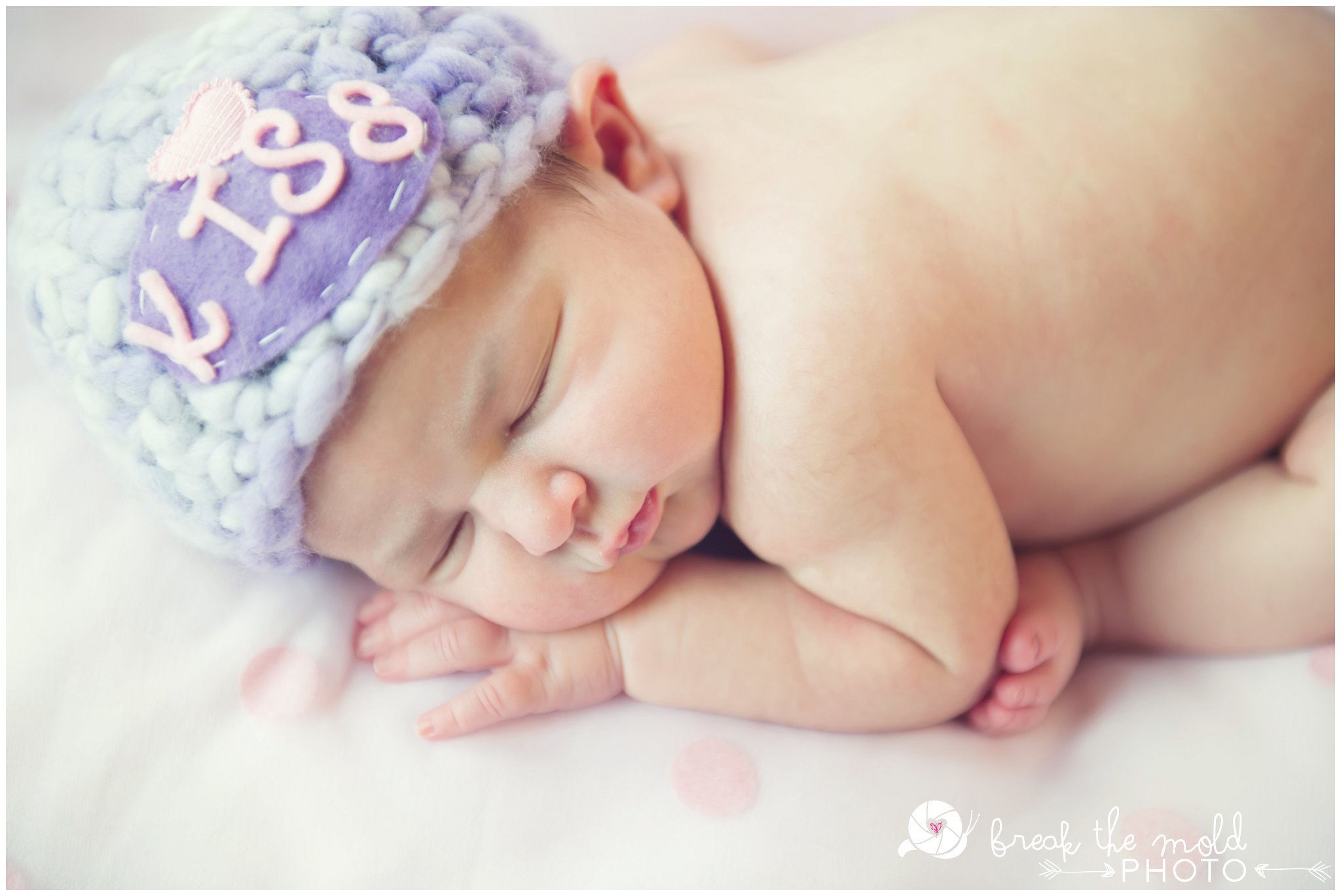 newborn-in-home-break-the-mold-photo-unique-pictures-posed-5-days-old-sweet-baby-affordable-knoxville_1414.jpg