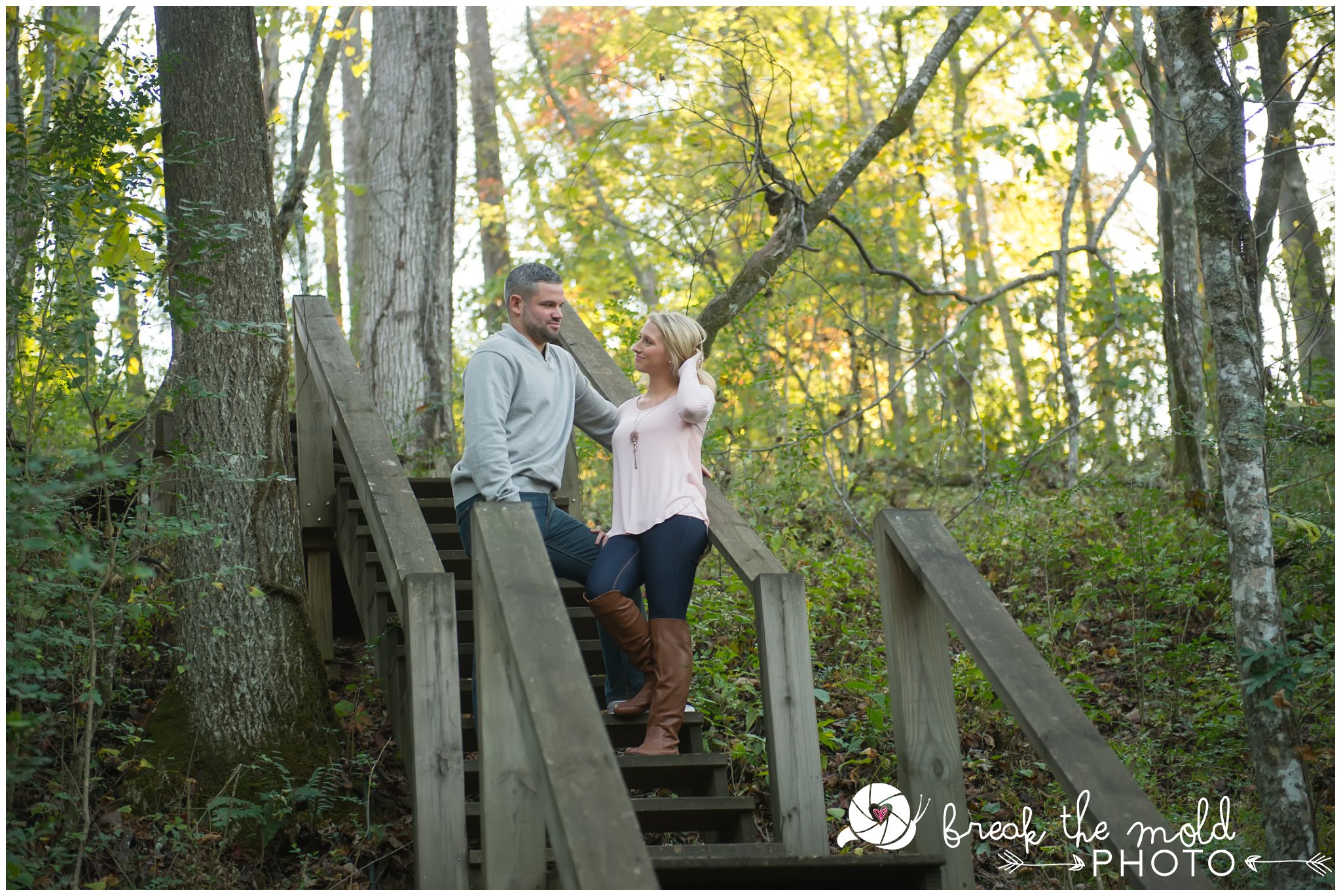 break-the-mold-photo-knoxville-tn-lenoir-city-downtown-outdoor-hiking-engagement-session_1999.jpg