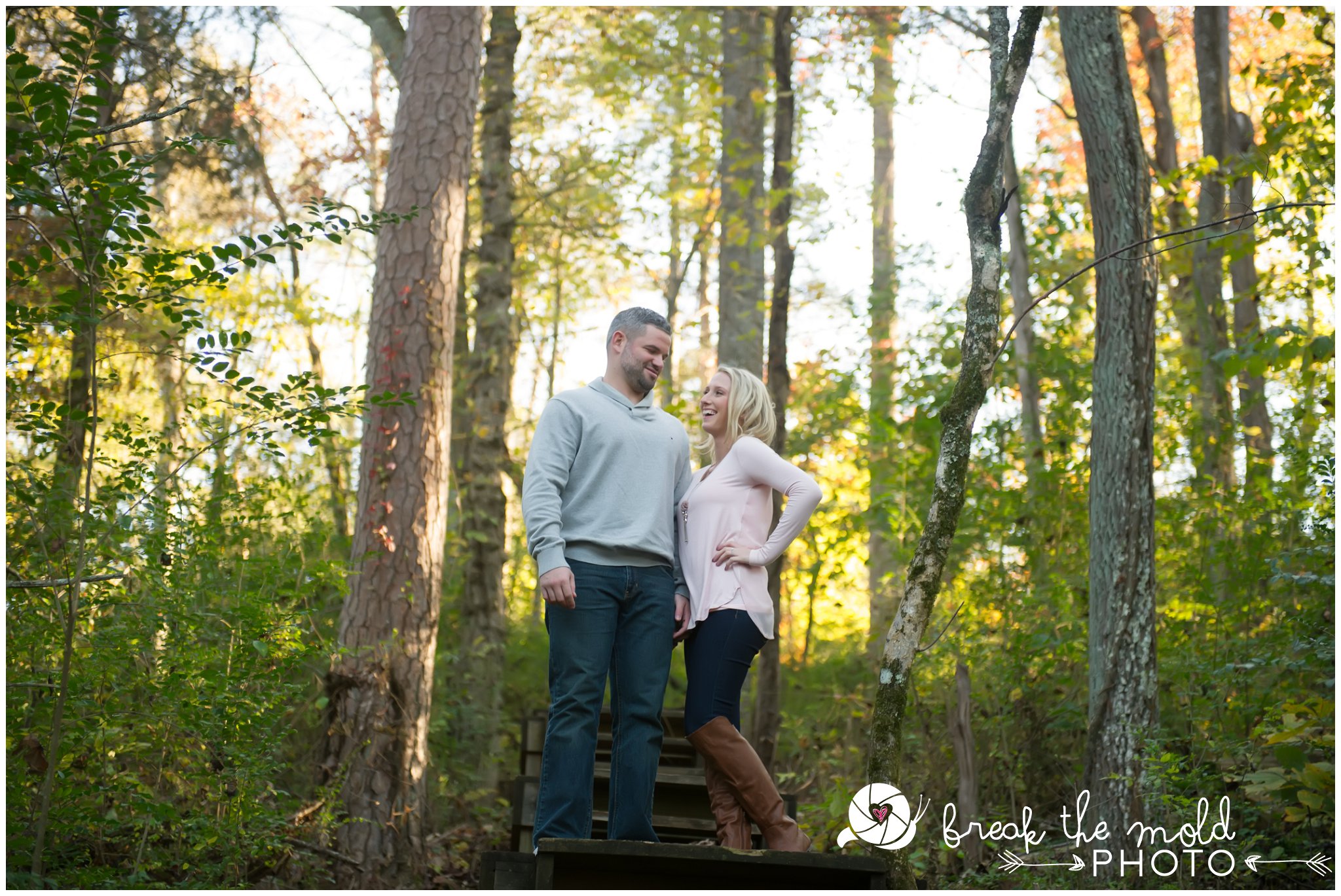 break-the-mold-photo-knoxville-tn-lenoir-city-downtown-outdoor-hiking-engagement-session_2001.jpg