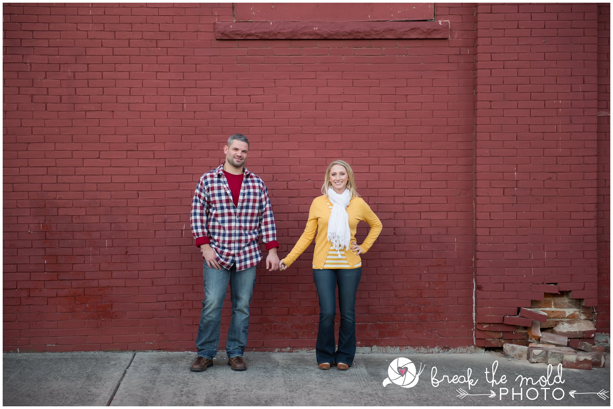 break-the-mold-photo-knoxville-tn-lenoir-city-downtown-outdoor-hiking-engagement-session_2013.jpg