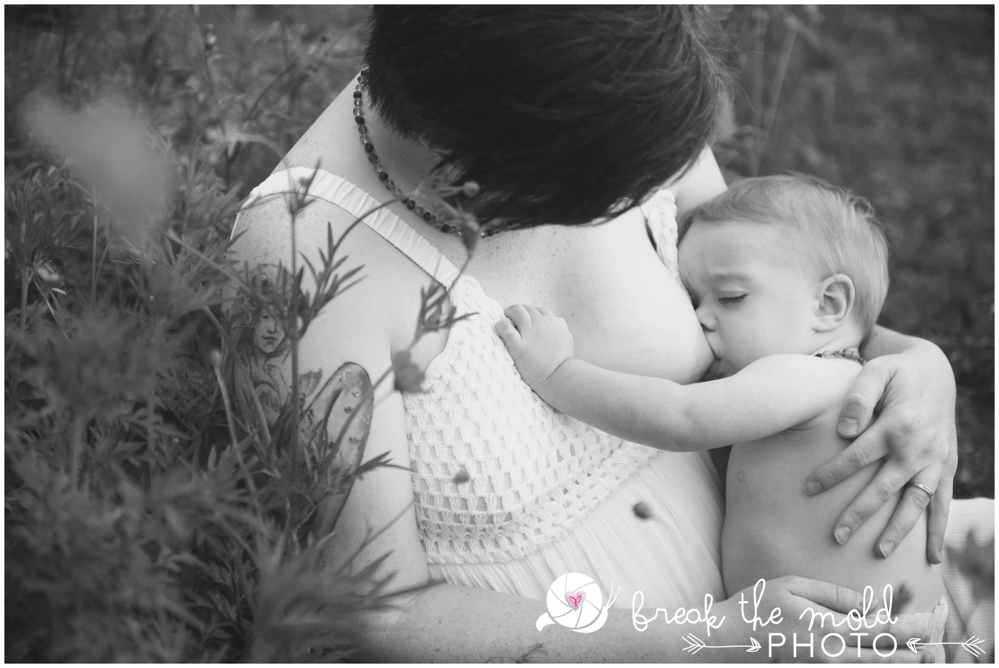 break-the-mold-photo-nursing-breastfeeding-session-womens-beauty-woman-body-nurse-breastfed (5).jpg
