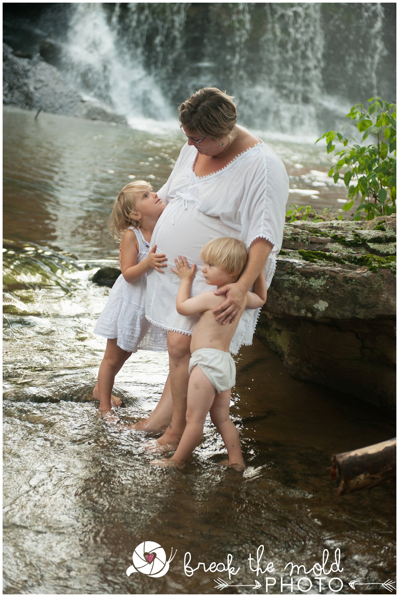 break-the-mold-photo-nursing-mothers-waterfall-women-celebrate-beauty_5437.jpg