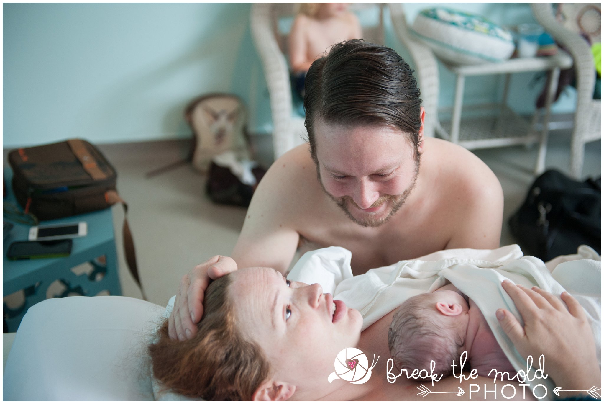 break-the-mold-photo-newborn-mama-nursing-mama-studio_6316.jpg