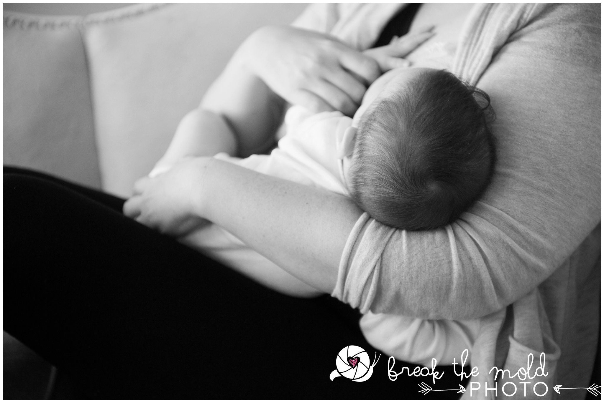 break-the-mold-photo-nursing-body-love-baby-pregnant-women-powerful-breastfeeding-sessions_7197.jpg
