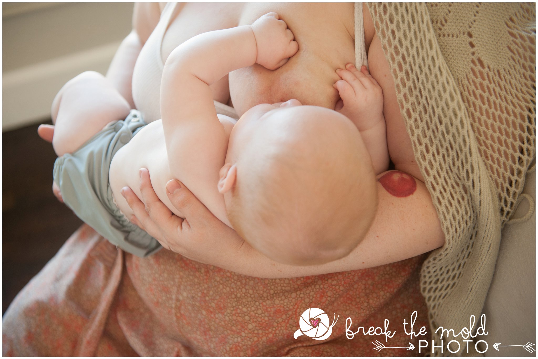 break-the-mold-photo-nursing-body-love-baby-pregnant-women-powerful-breastfeeding-sessions_7203.jpg