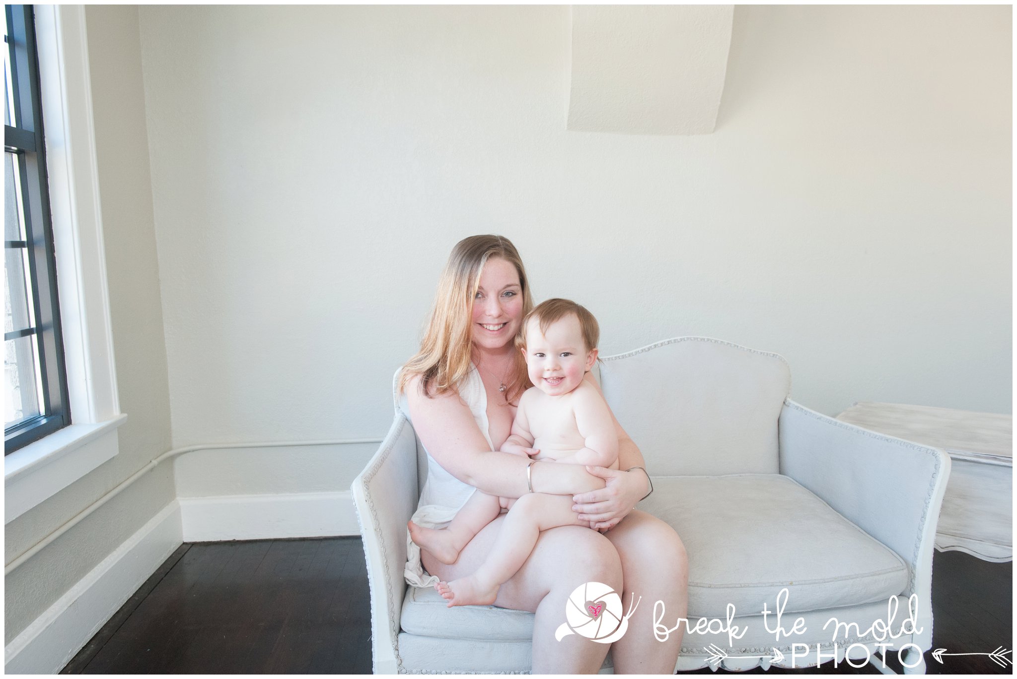 break-the-mold-photo-nursing-body-love-baby-pregnant-women-powerful-breastfeeding-sessions_7209.jpg