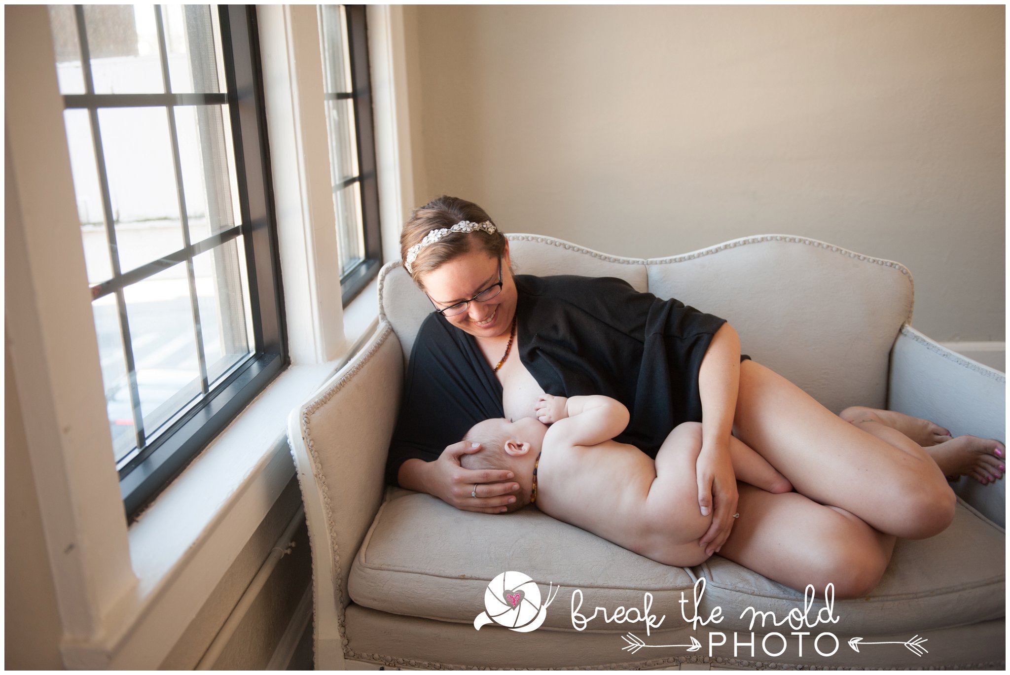 break-the-mold-photo-nursing-body-love-baby-pregnant-women-powerful-breastfeeding-sessions_7212.jpg