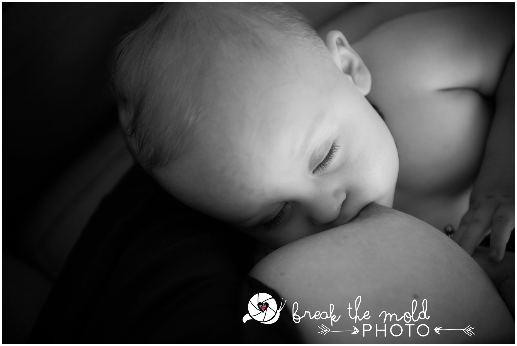 break-the-mold-photo-nursing-body-love-baby-pregnant-women-powerful-breastfeeding-sessions_7213.jpg
