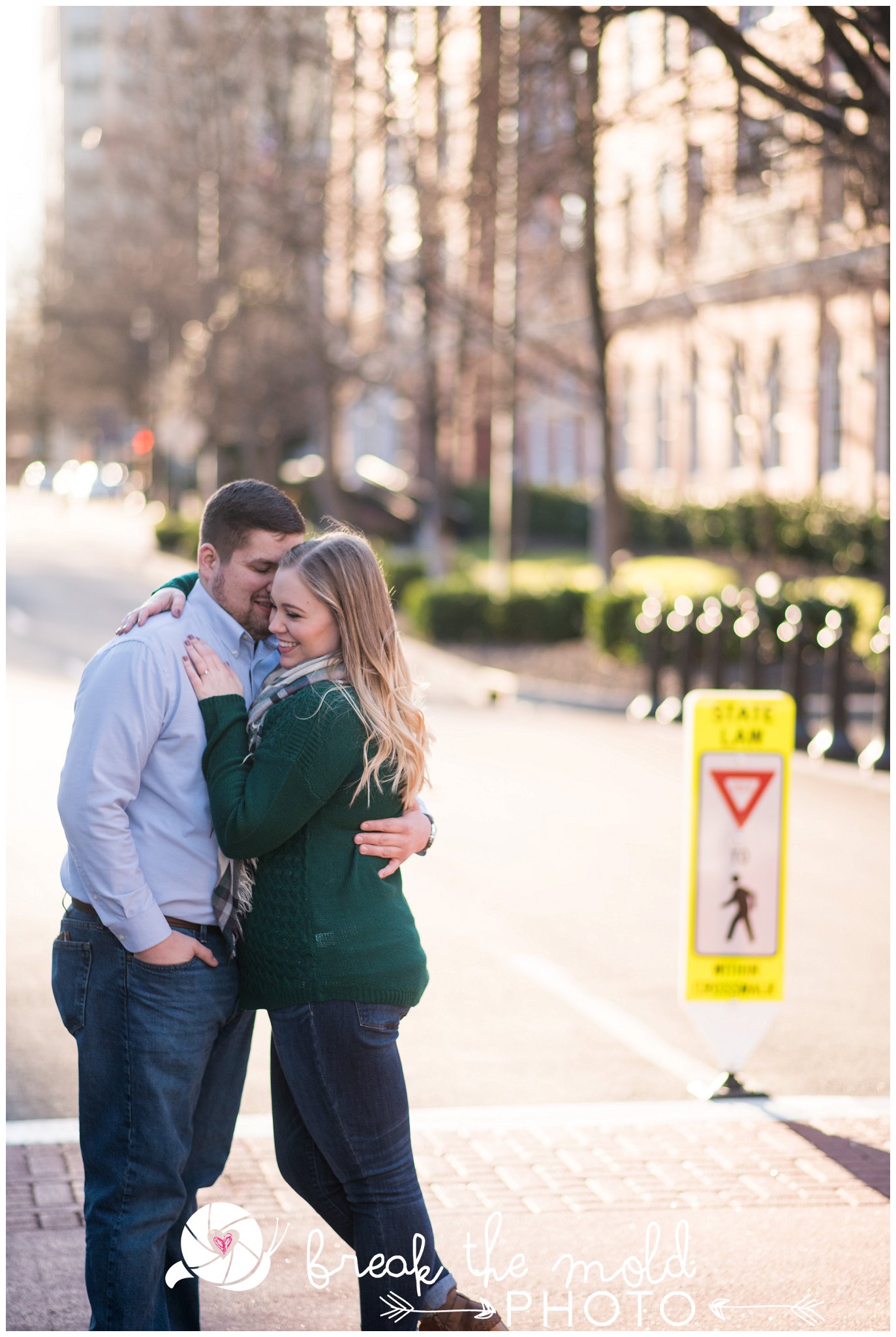 break-the-mold-photo-engagement-session-downtown-knoxville-try-before-you-buy_9875.jpg