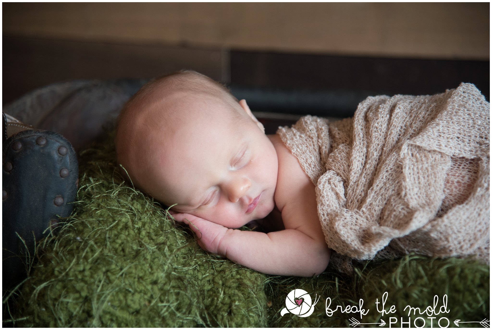 break-the-mold-photo-newborn-in-home-photos-nursery-lifestyle_1101.jpg