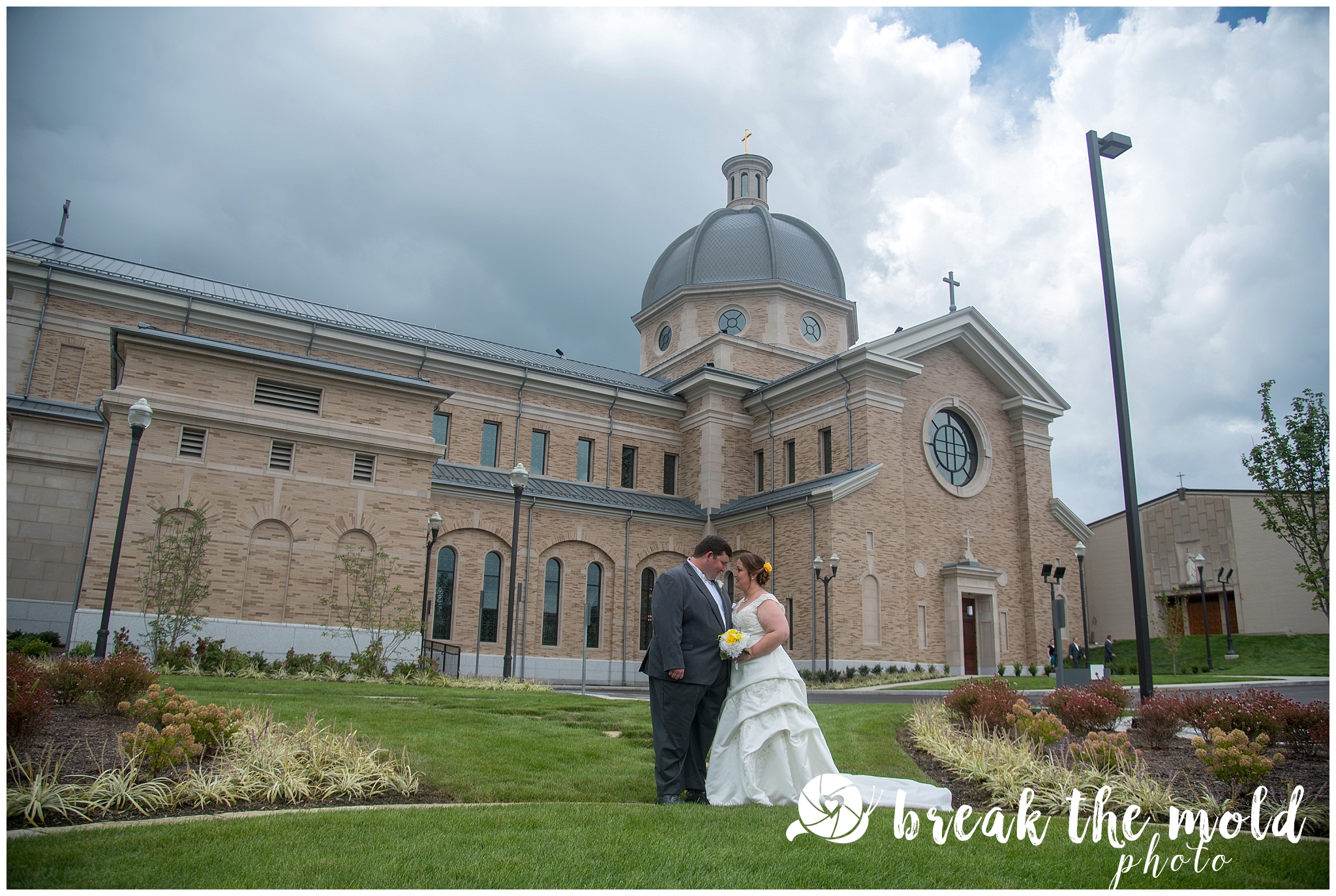 wedding-knoxville-sacred-heart-cathedral-photographer-break-the-mold-photo-feature-affordable_0809.jpg