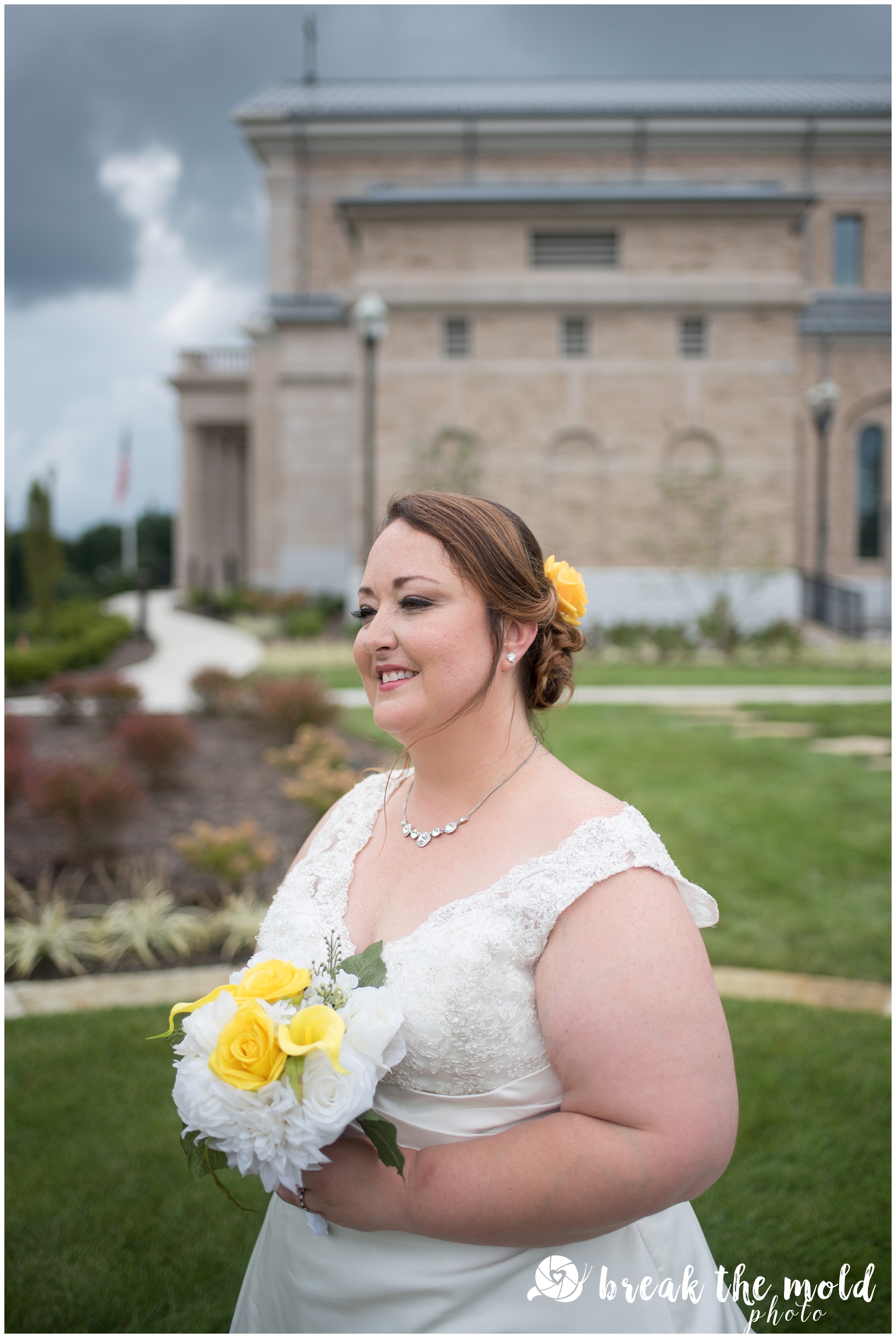 wedding-knoxville-sacred-heart-cathedral-photographer-break-the-mold-photo-feature-affordable_0812.jpg