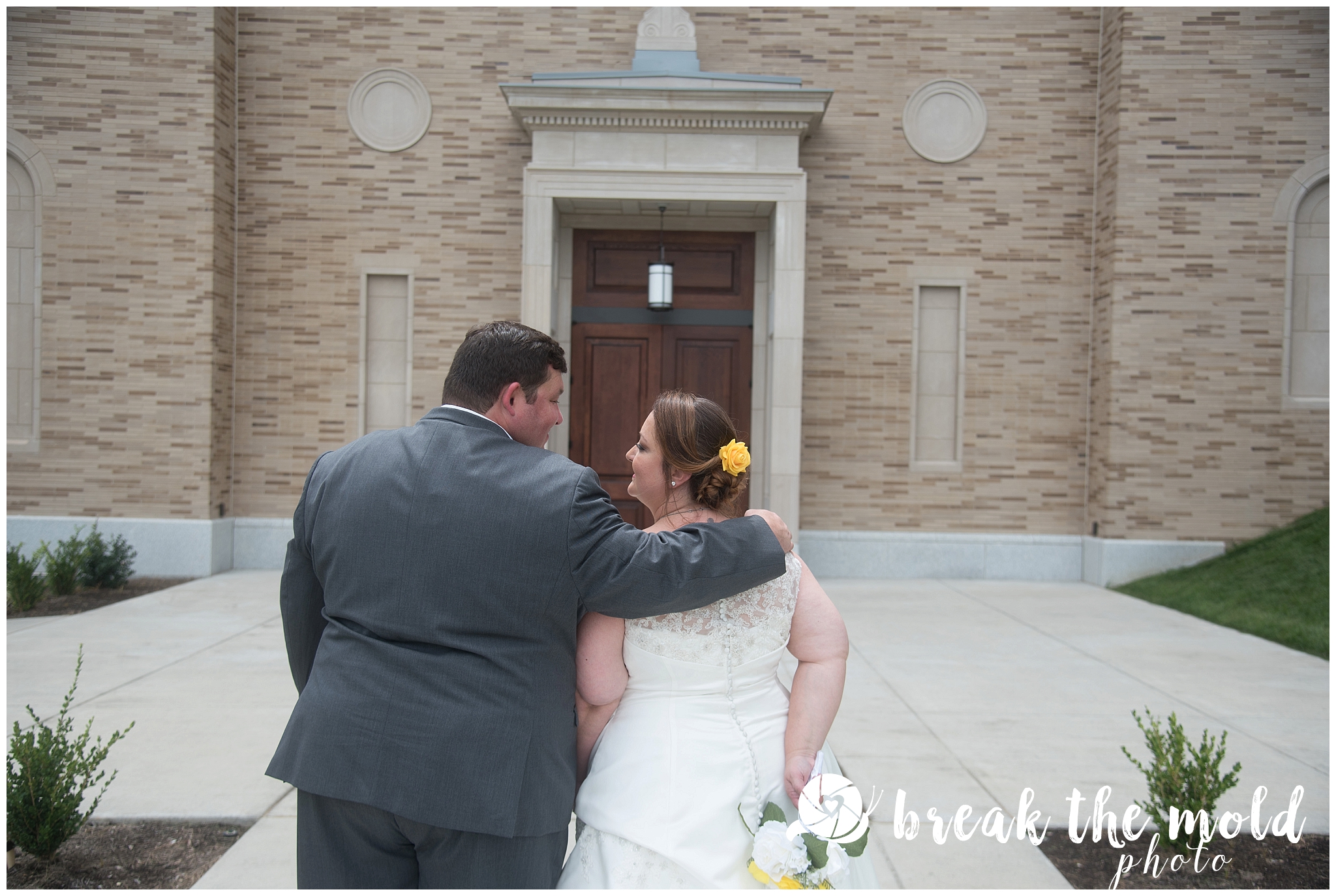 wedding-knoxville-sacred-heart-cathedral-photographer-break-the-mold-photo-feature-affordable_0813.jpg