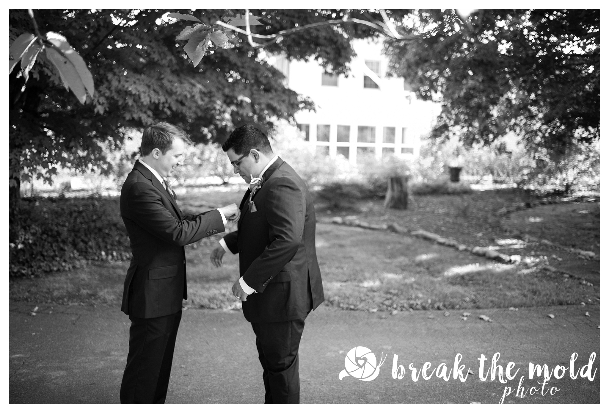 break-the-mold-photo-colonnial-estate-maryville-wedding-mountain-view-same-sex-gay-wedding_1020.jpg